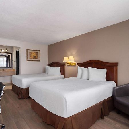 Travelodge By Wyndham Tucson Az Exterior photo