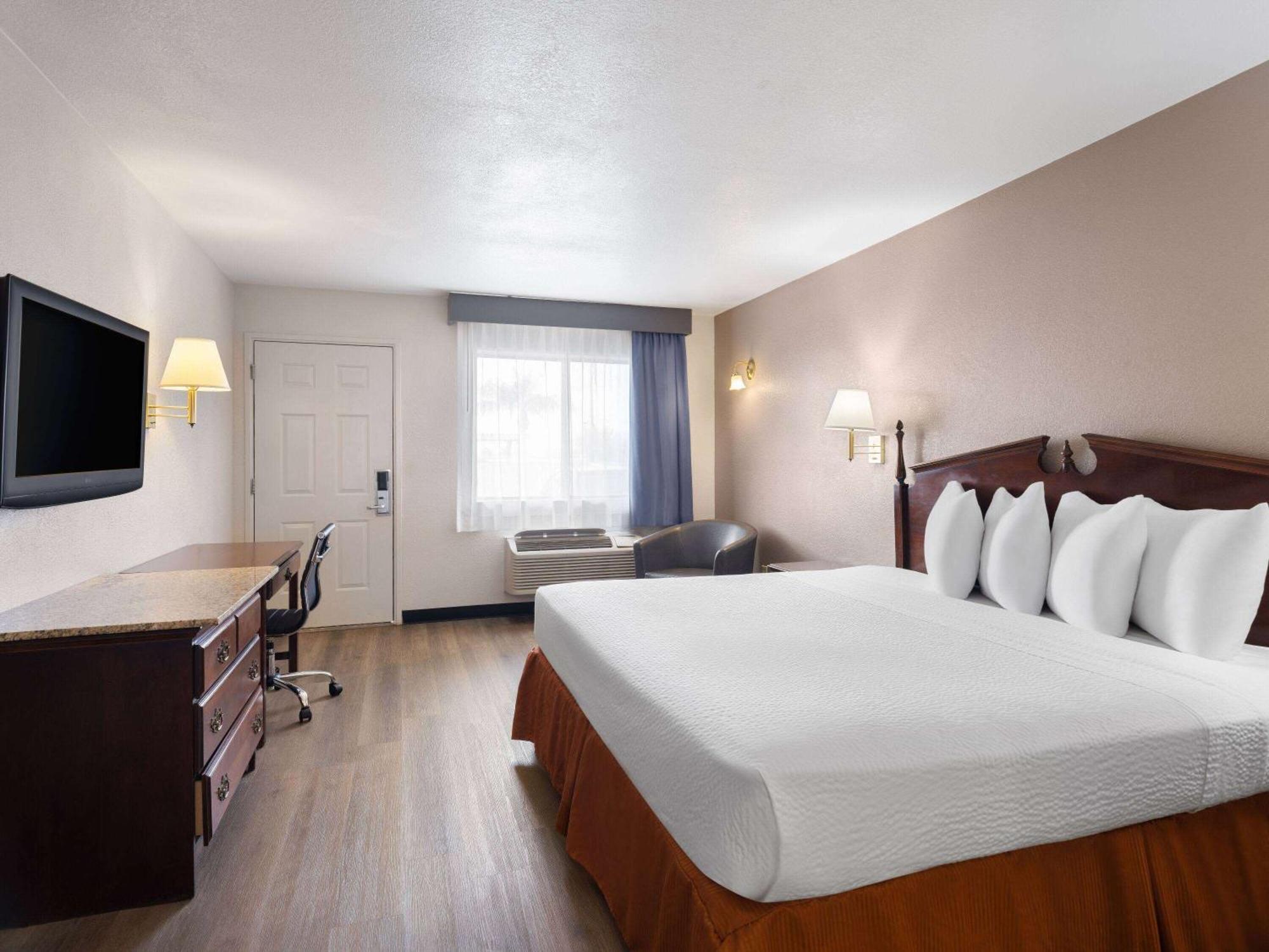 Travelodge By Wyndham Tucson Az Exterior photo