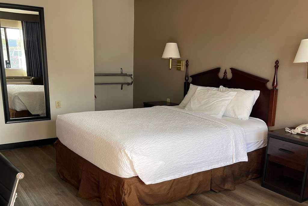 Travelodge By Wyndham Tucson Az Room photo