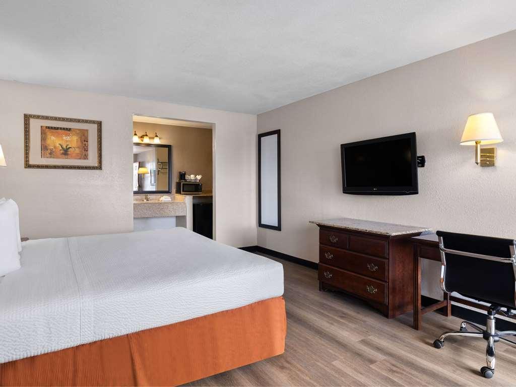 Travelodge By Wyndham Tucson Az Room photo