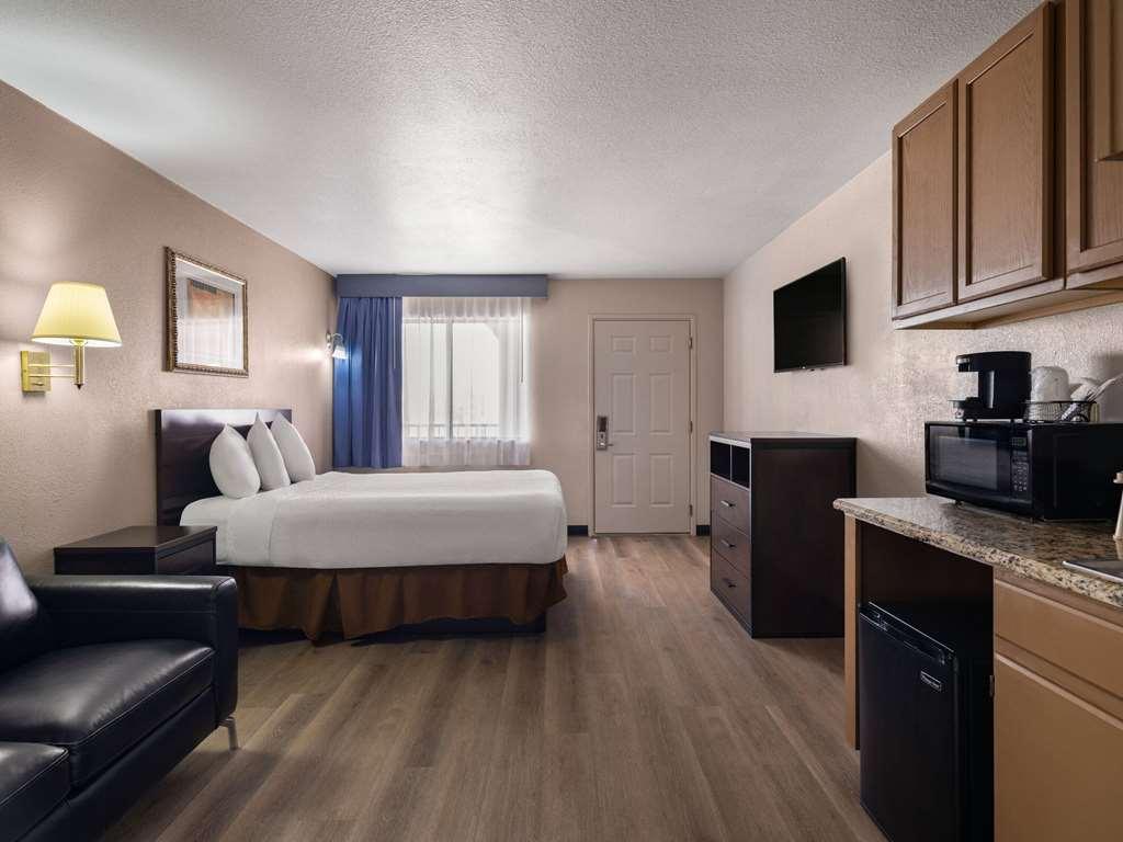 Travelodge By Wyndham Tucson Az Room photo